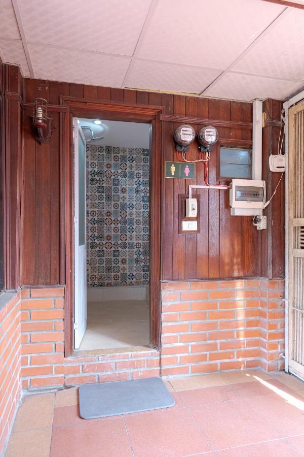 Hanoi Retro 80S Homestay Exterior photo