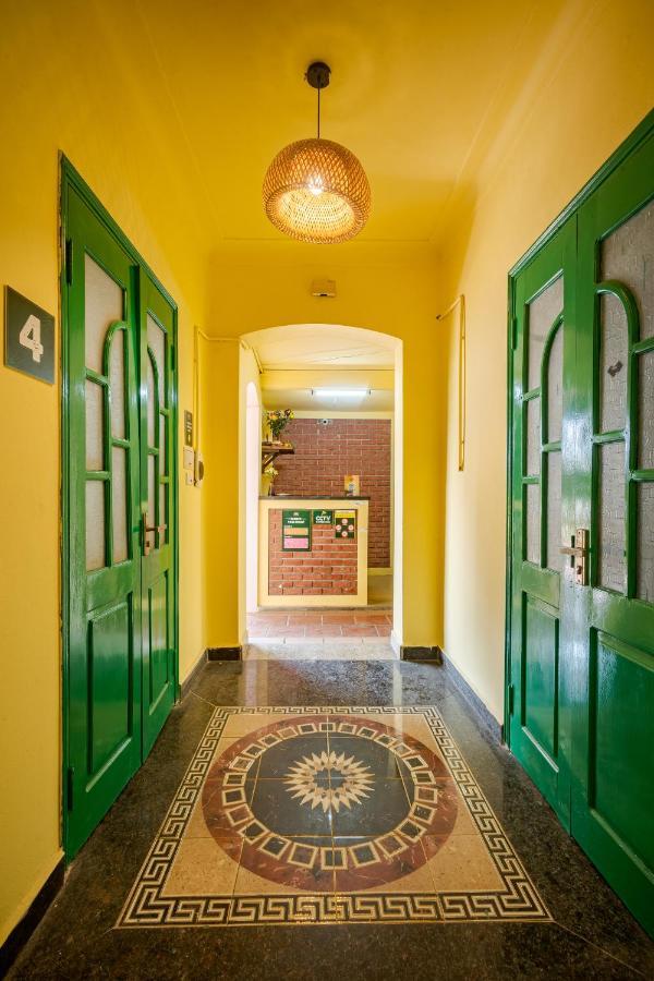 Hanoi Retro 80S Homestay Exterior photo